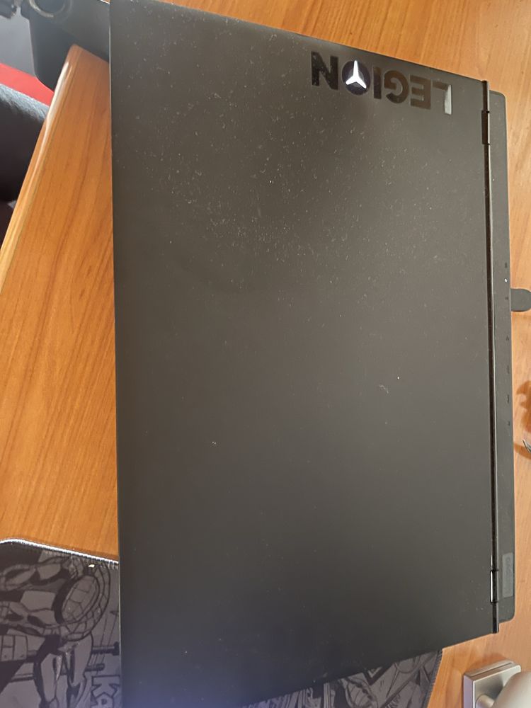 Vendo portatil gamer com 5 anos e algum uso e em bom estado