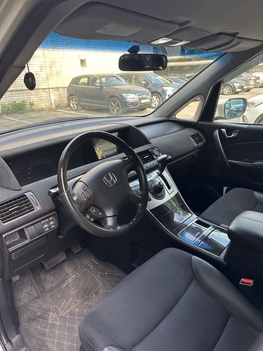 Продам Hondu Elysion 2011 2.4 бенз