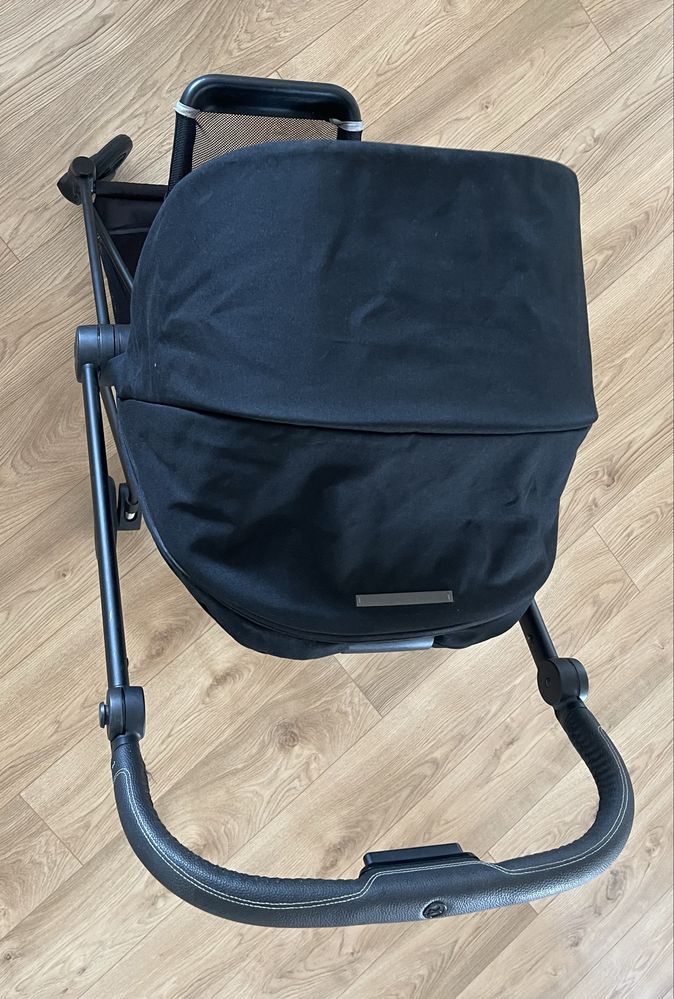 Carrinho passeio Cybex - modelo Mios, cor preta, muito bom estado