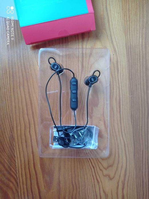 Наушники к телефону.