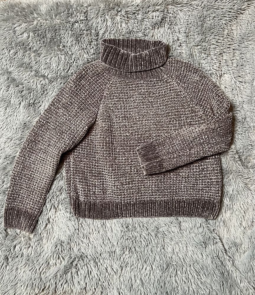 свитер толстой вязки, мягкий серый