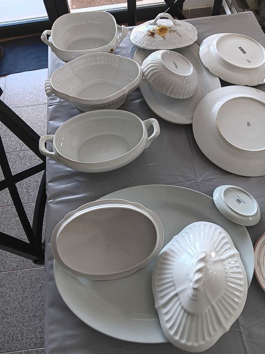 Conjunto Vista Alegre, Pratos, Travessas e Terrinas diversas