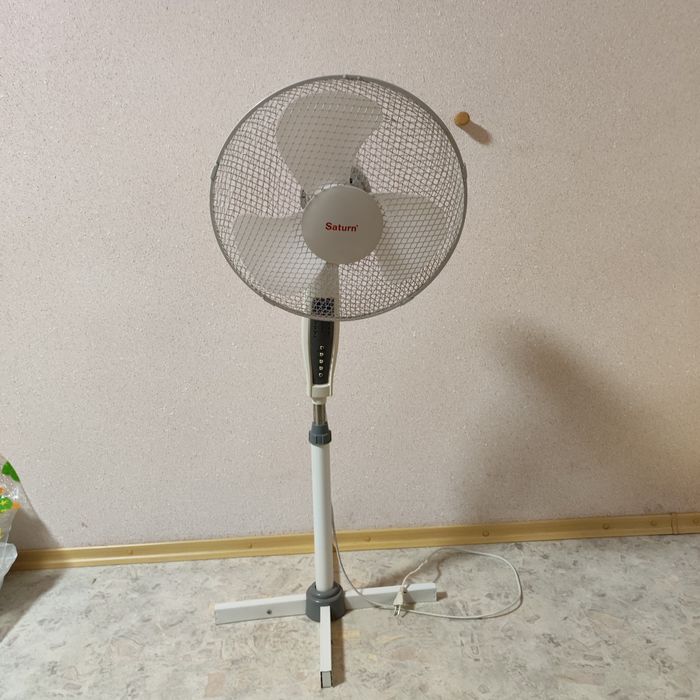 Вентилятор Saturn модель ST - FN 8261  на запчасти