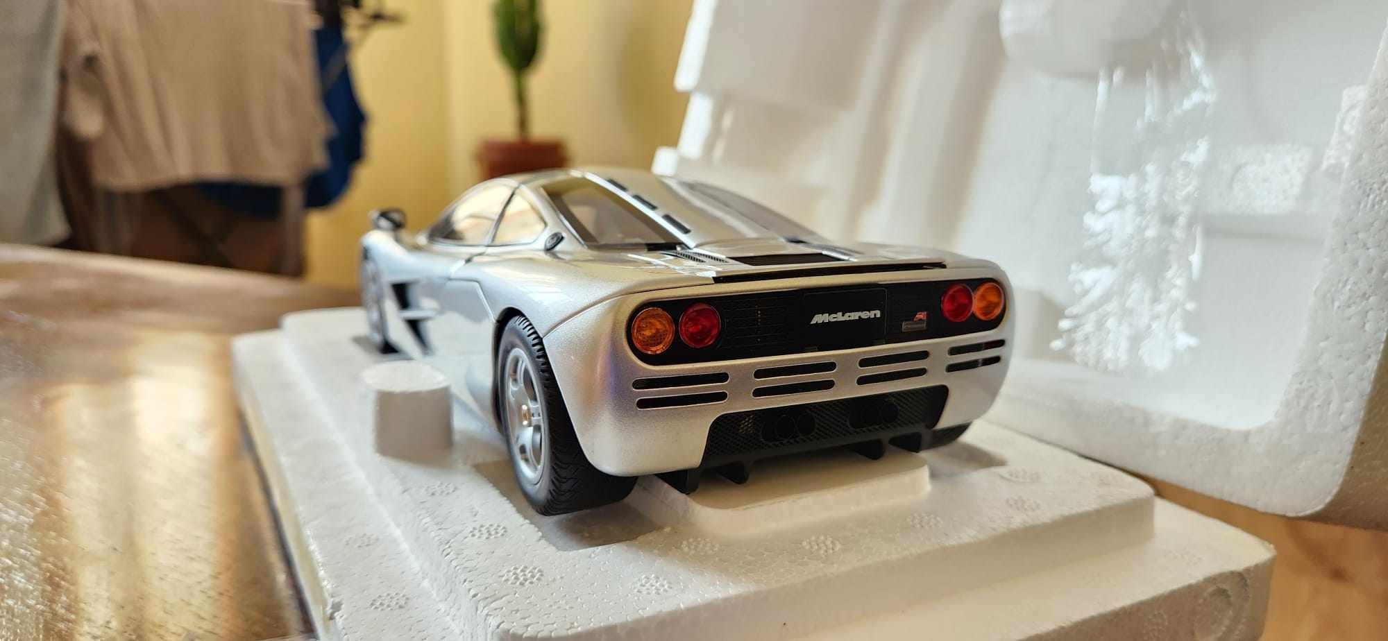 McLaren f1 LCD 1:18  jak Autoart