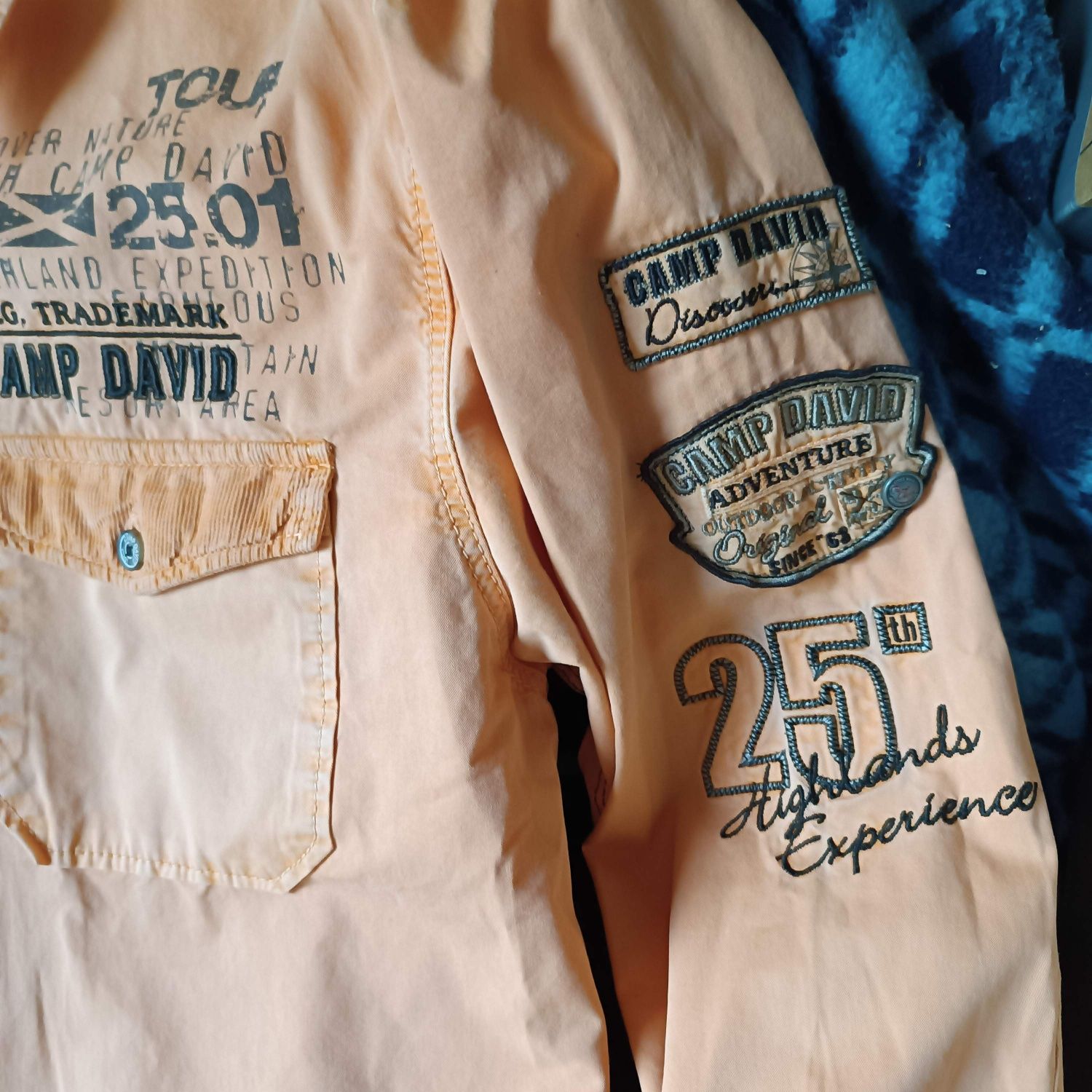 Koszulka Camp David roz XL.

Stan BDB

Szczegółowe wymiary:

długość c