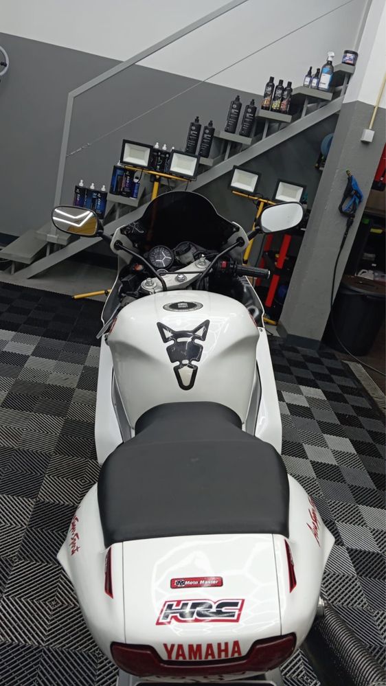 Moto yamaha thunderace 1000