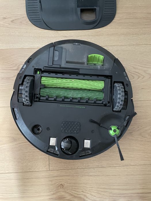 iRobot Roomba j7