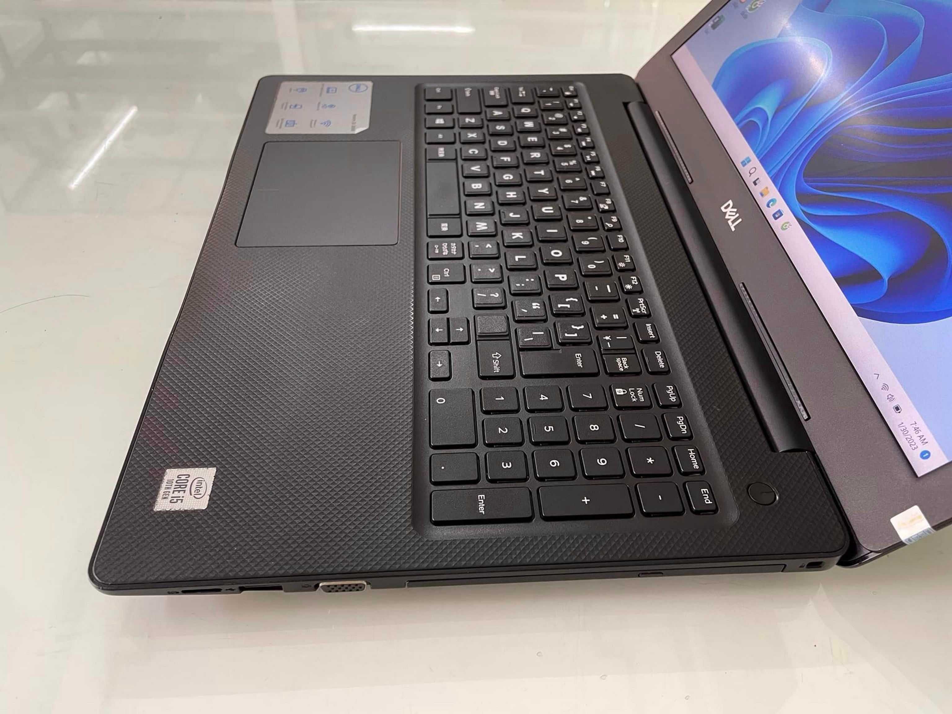 Dell Vostro 15.6" i5/8GB/256SSD como Novo