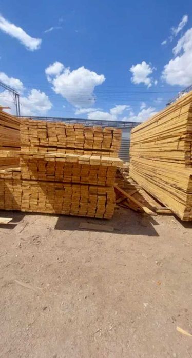 Продаж дошки стропил бруса сосни для будівництва