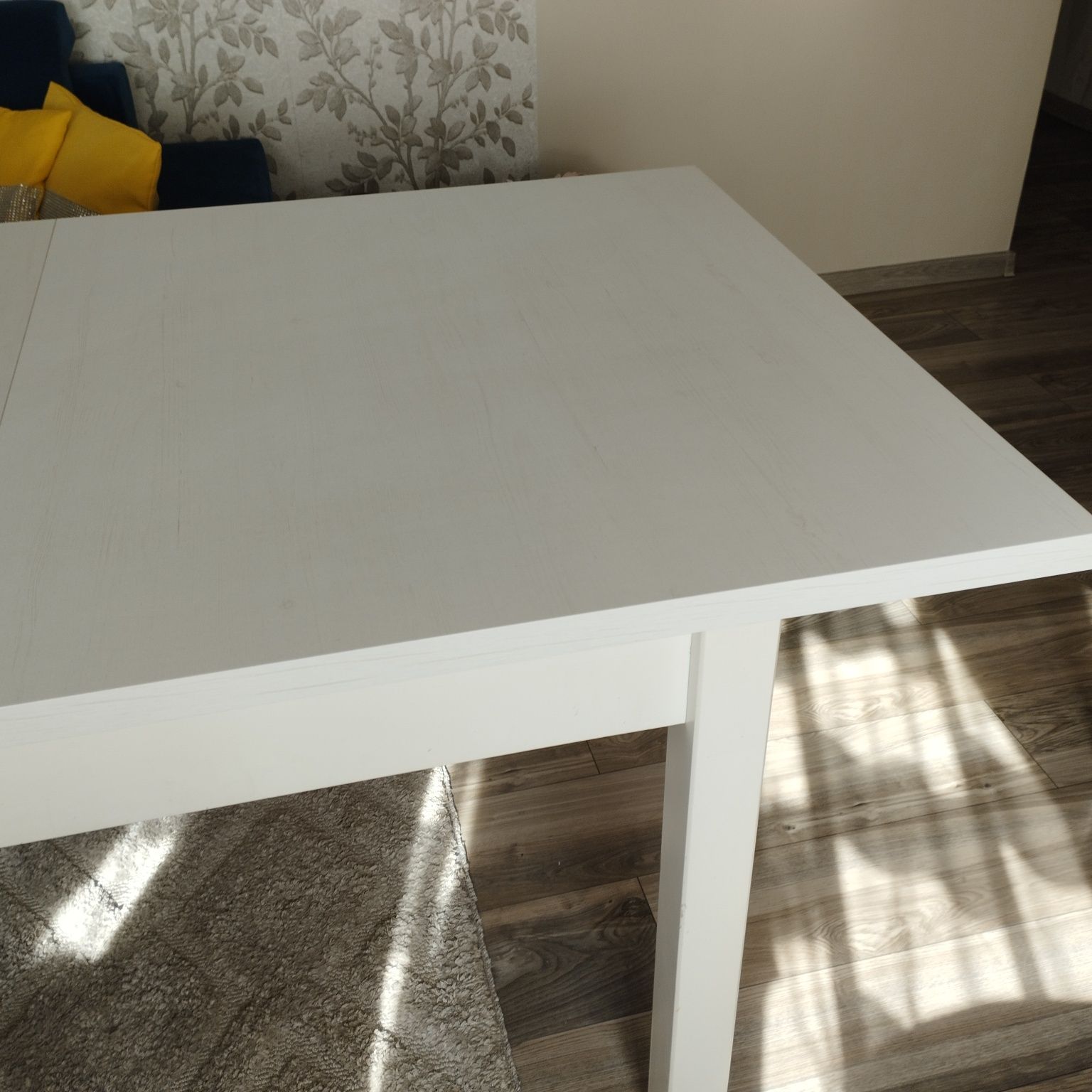 Stół do jadalni i salonu