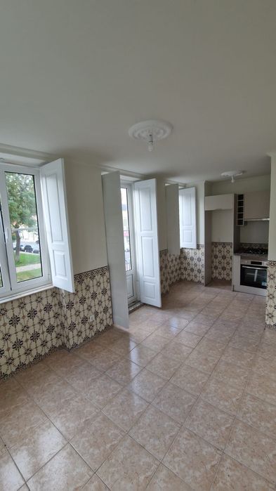 Aluga-se apartamento