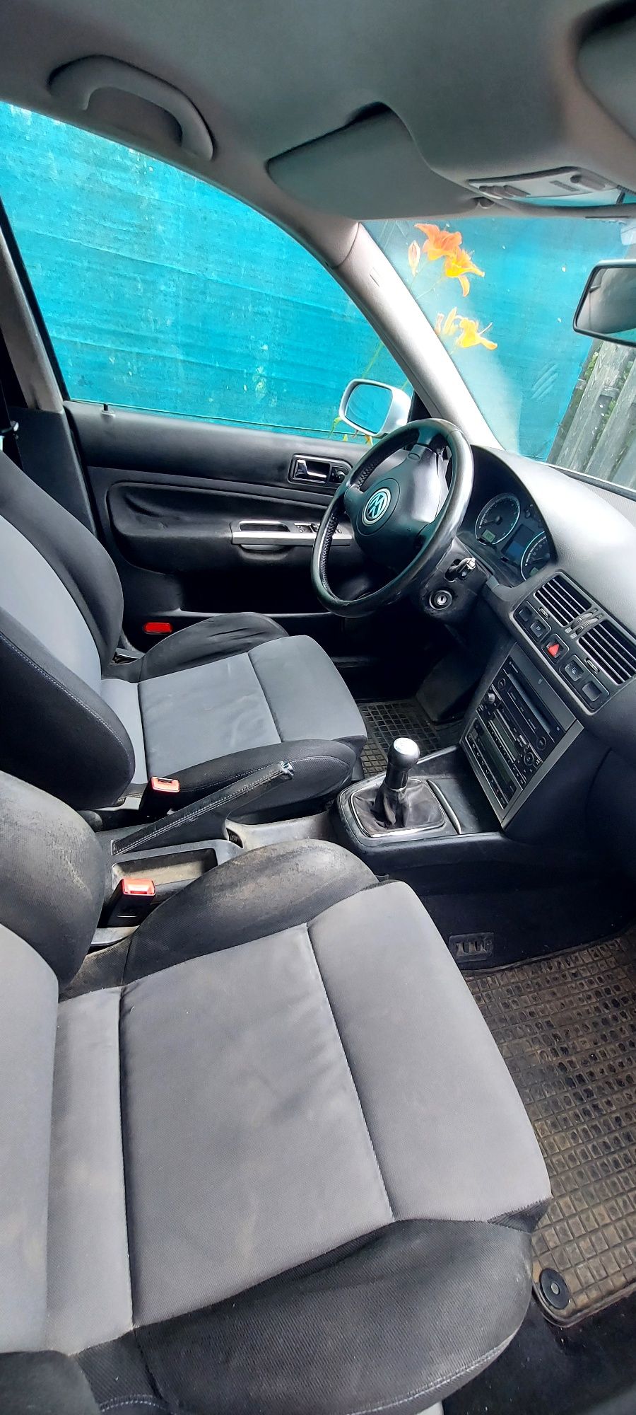 Sprzedam Vw Bora 1.8 T uszkodzona