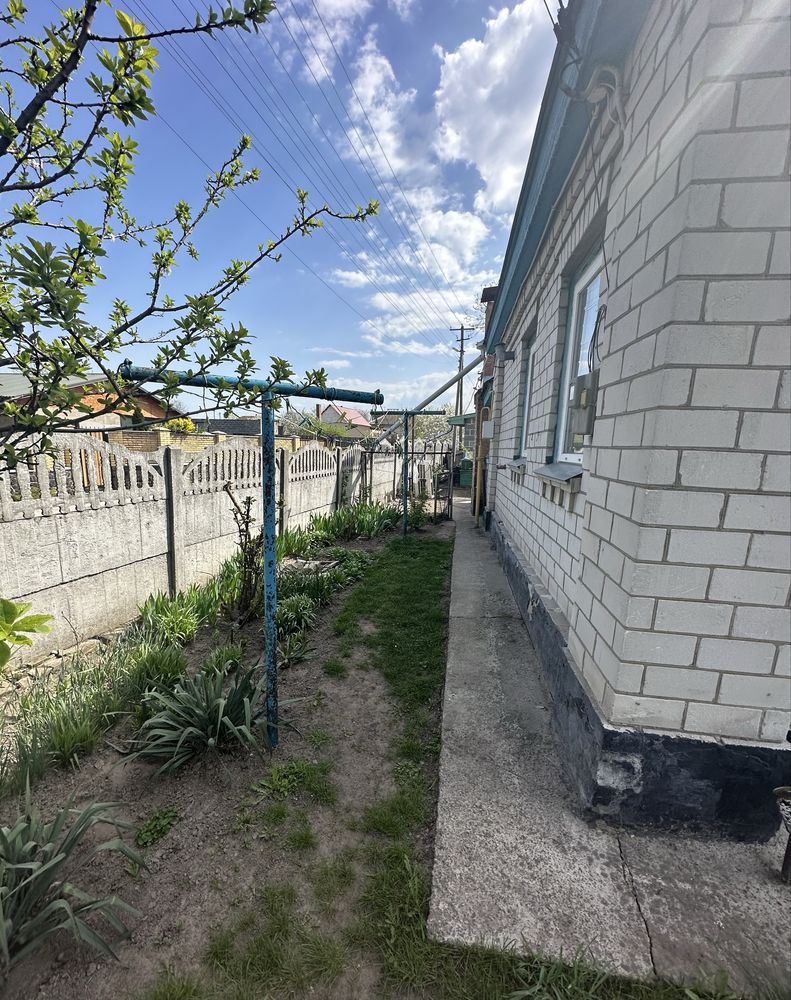 Продаю 1/2 частина будинку біля лісу