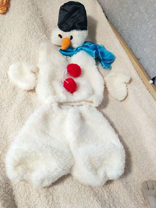 Новорічні костюми, сніговичок,зайчик,пірат на прокат