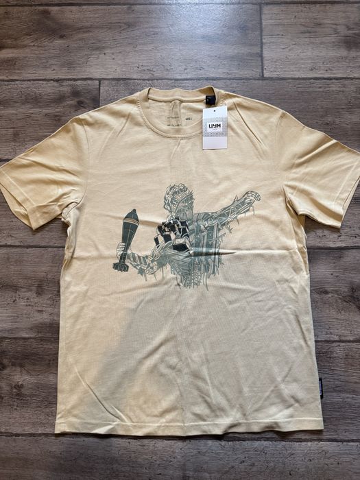 Продам футболку Riotdivision