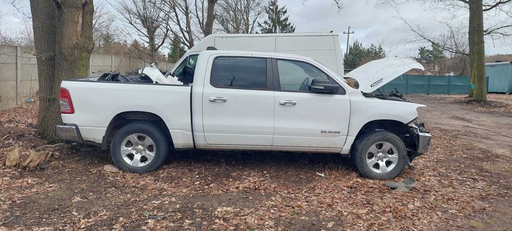 Dodge RAM Crew Cab 19+ Prawe kp[ drzwi przód tył kod lak PW7 klapa