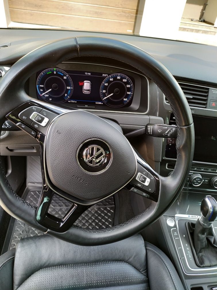Volkswagen e-Golf, 2019, 35.8 kW