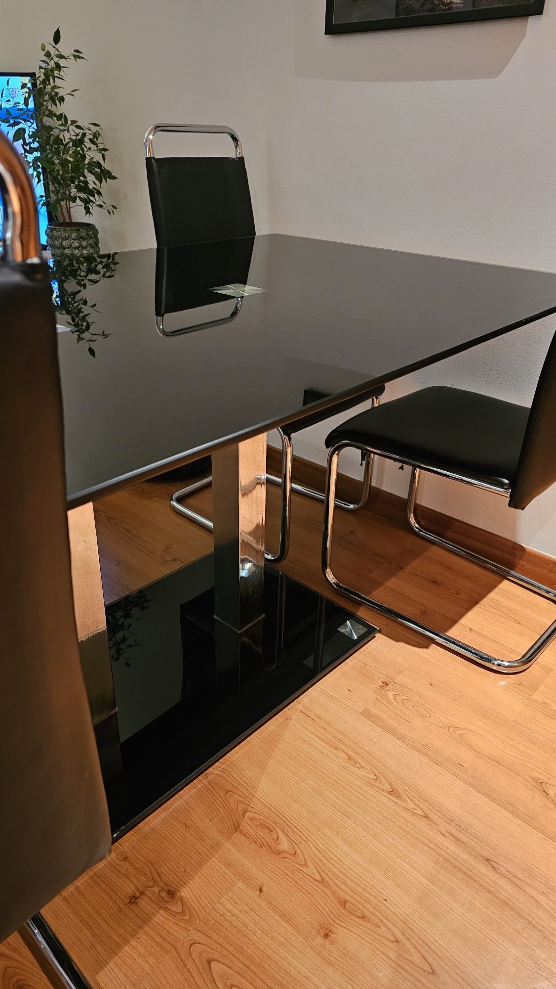 MESA com 4 cadeiras