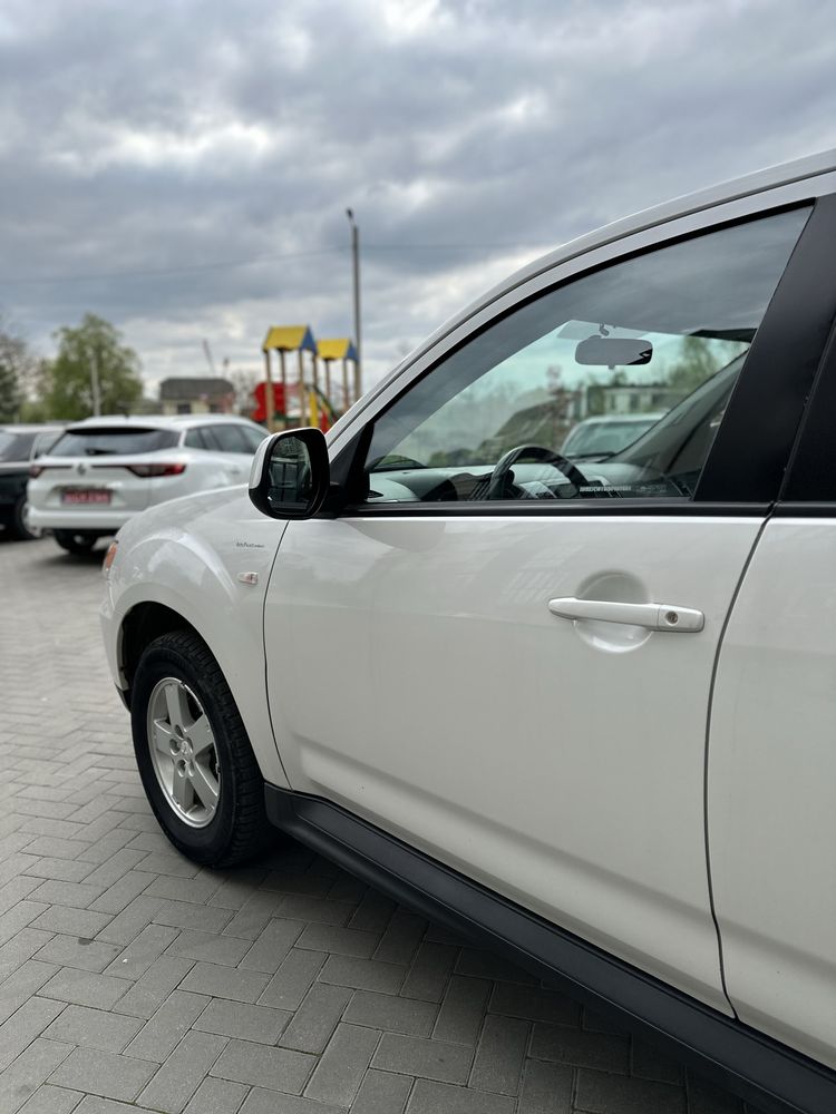 Mitsubishi Outlander 2010 2.3 дизель