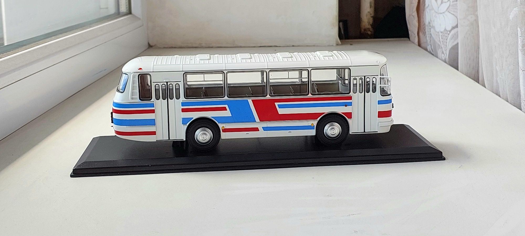 Модель Лаз-695Н,(1:43),Classicbus.