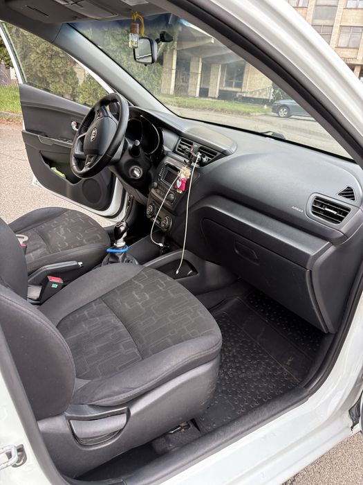 Продам KIA RIO (хетчбек, 2012 р.)