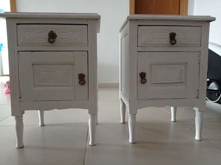 Mesinha de cabeceira