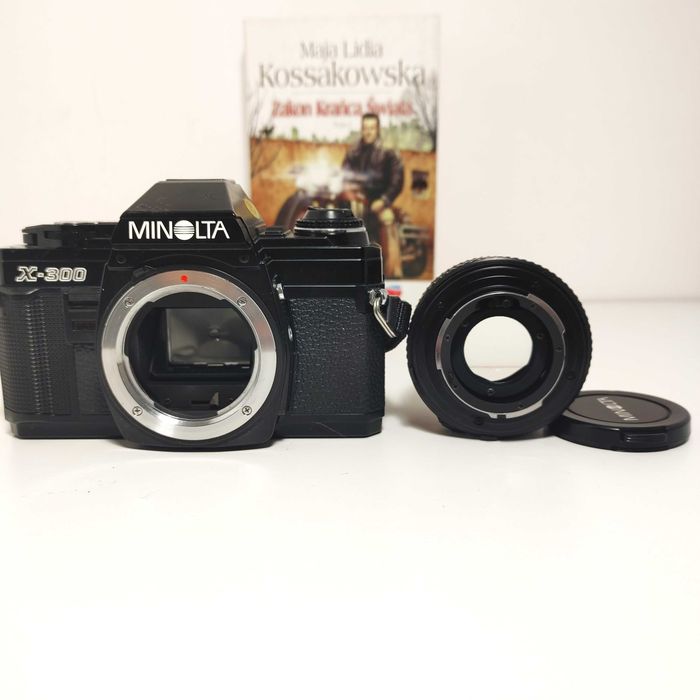 Lustrzanka analogowa Minolta X300 z Lens Minolta MD 50 mm 1:1,7 ŁADNA