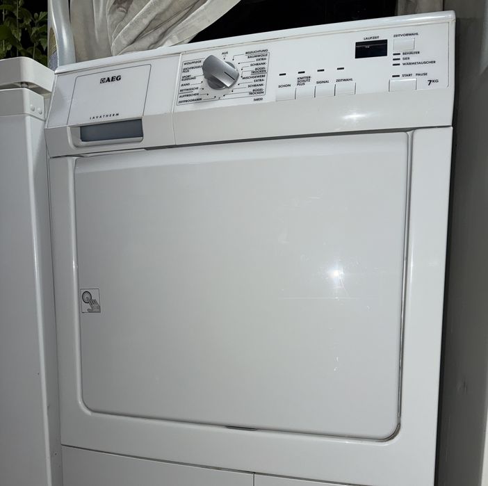 Сушильна машина AEG