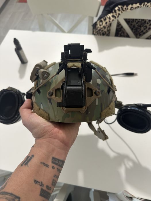 Capacete Airsoft + acessorios