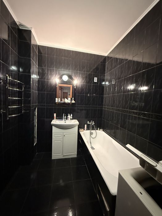 Шикарна двокімнатна квартира у Дніпровському районі від власника