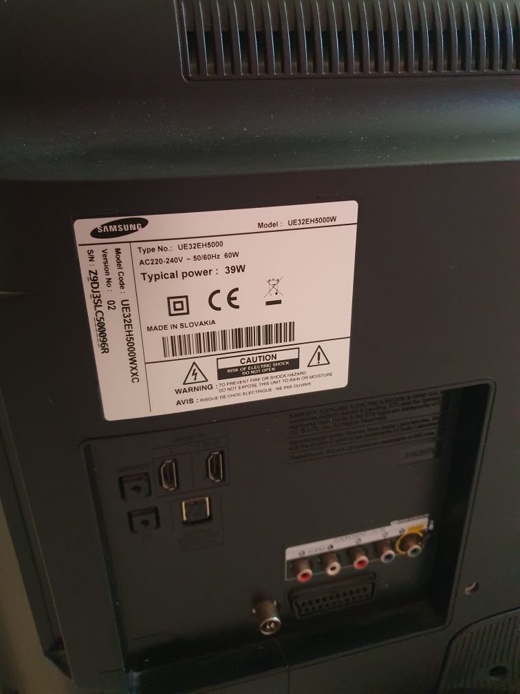 TV com defeito para reaproveitamento de peças ou para arranjo
