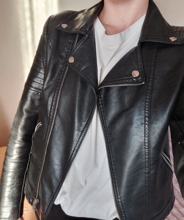 Куртка косуха чорна