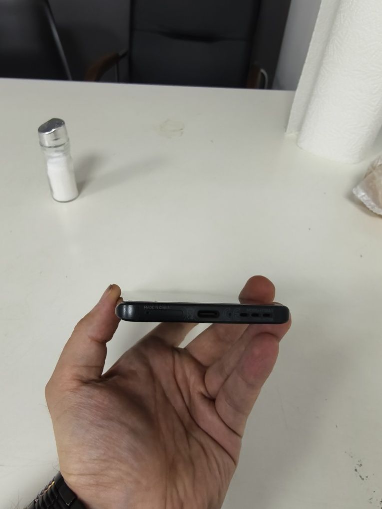 Motorola Edge 40 8/256
Топова модель з чудовим OLED-екраном який під п