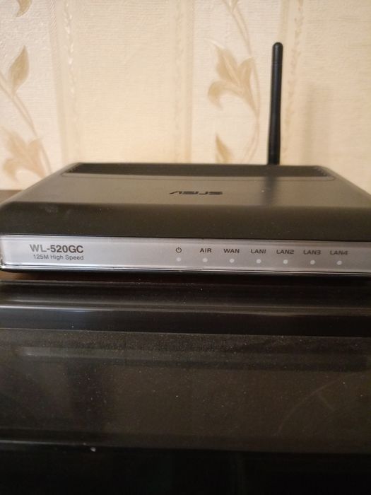 Беспроводные маршрутизаторы (роутер) 2 вида.