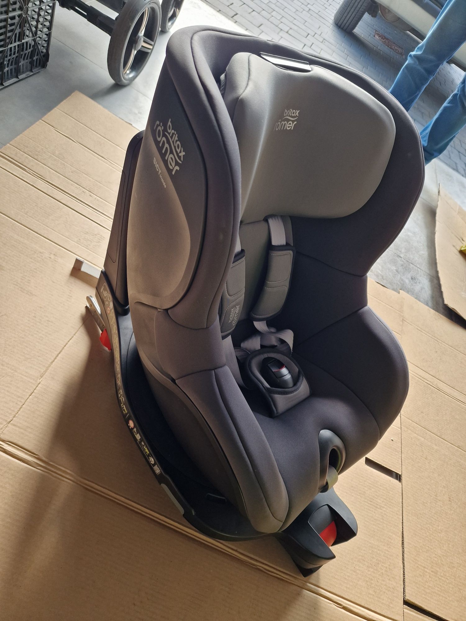 Fotelik samochodowy Britax Römer Dualfix Pro M