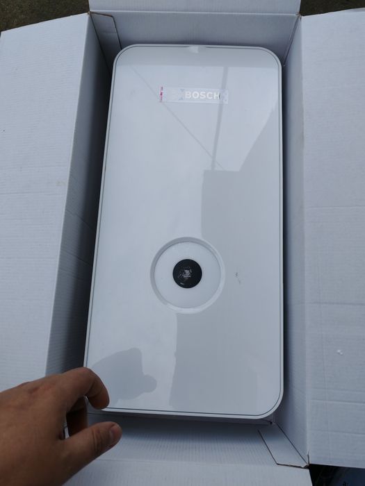 Проточний водонагрівач Bosch Tronic 4000 15/18/21 ( Заводський брак) )