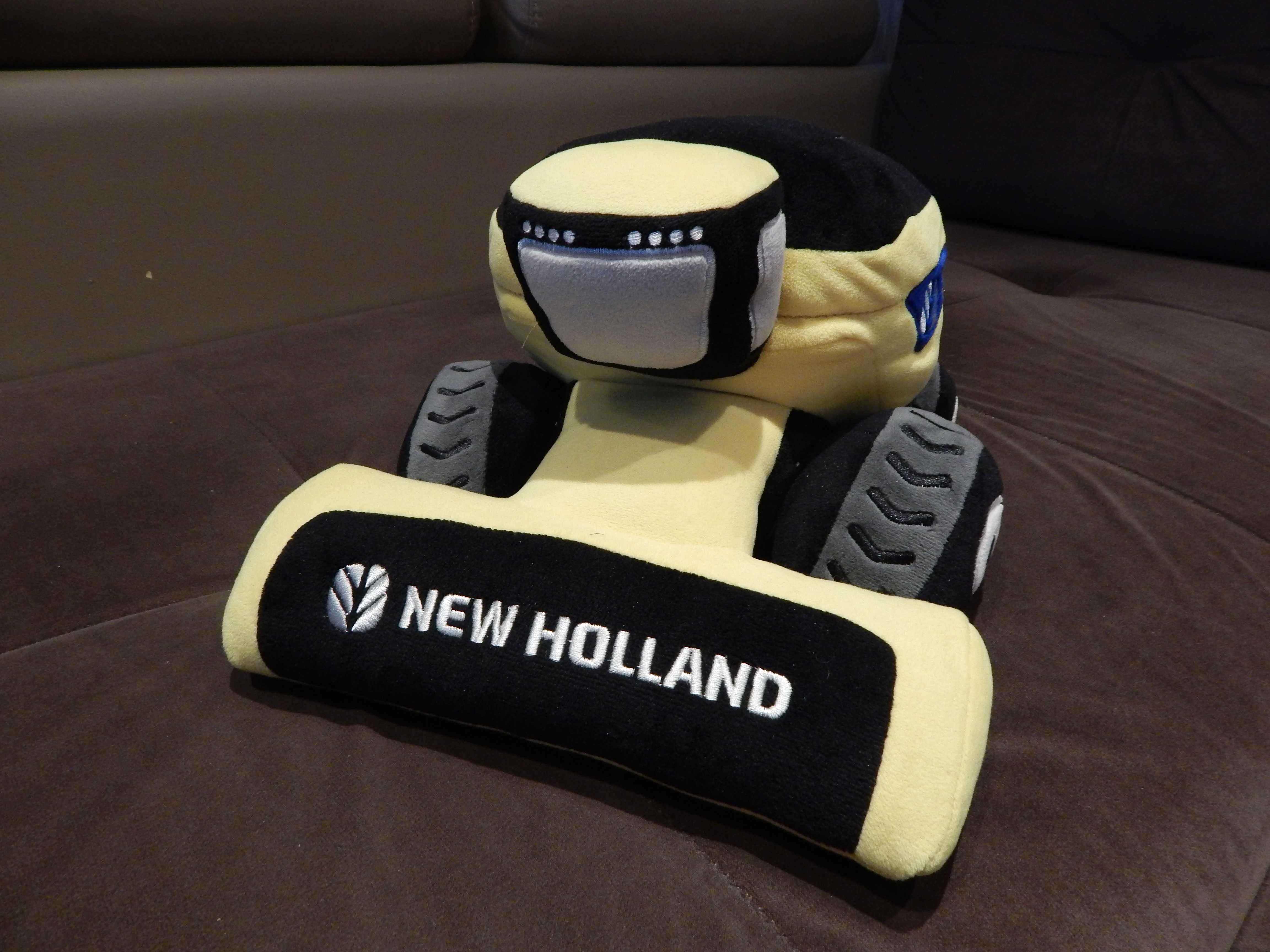 Poduszka przytulanka w kształcie kombajnu New Holland unikat