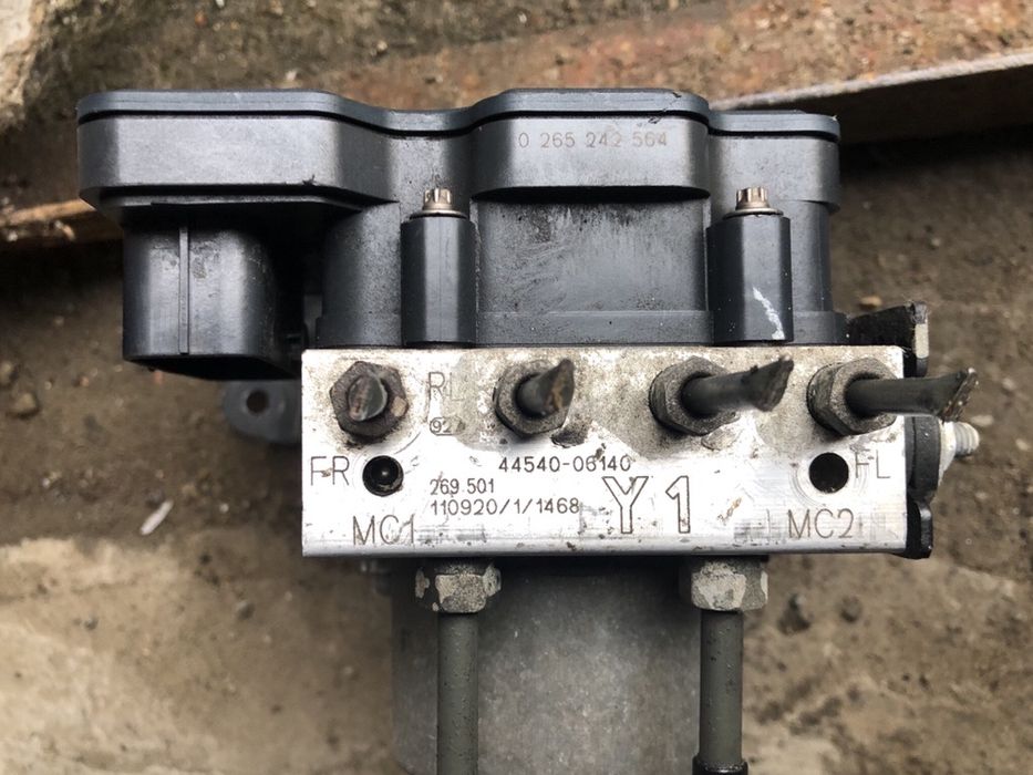 Блок ABS Toyota Camry 40. Camry 50