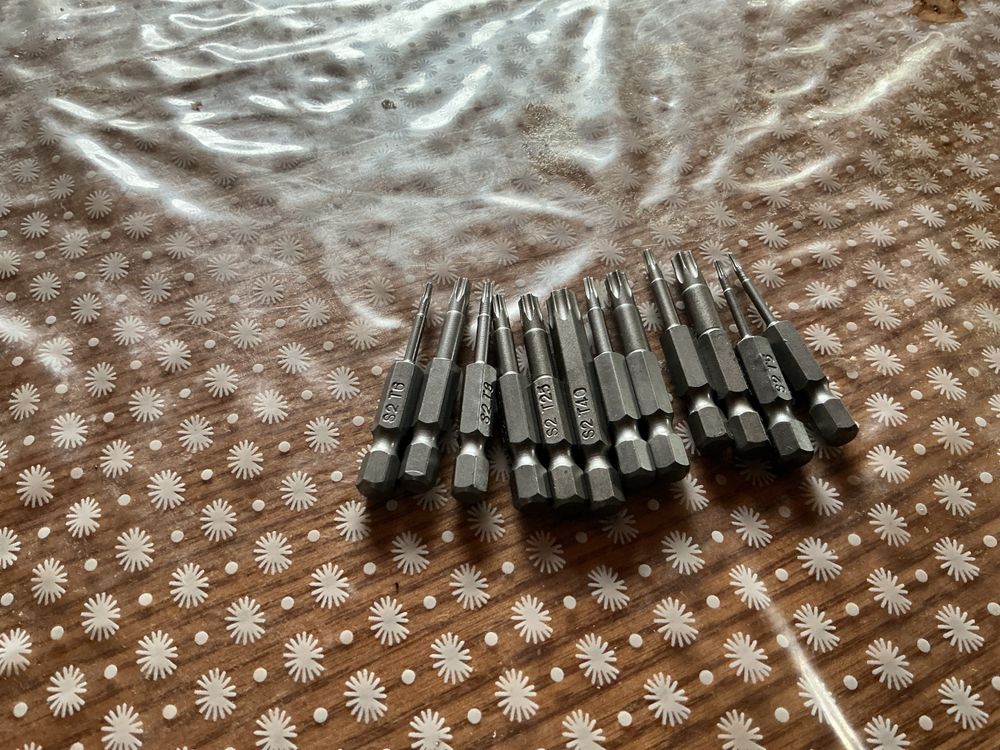 Набір 12шт якісних нових біт torx з отвором магнітних з міцноі сталі