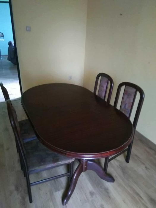 Stół rozkładany w kolorze wiśniowym gratis 4 krzesła