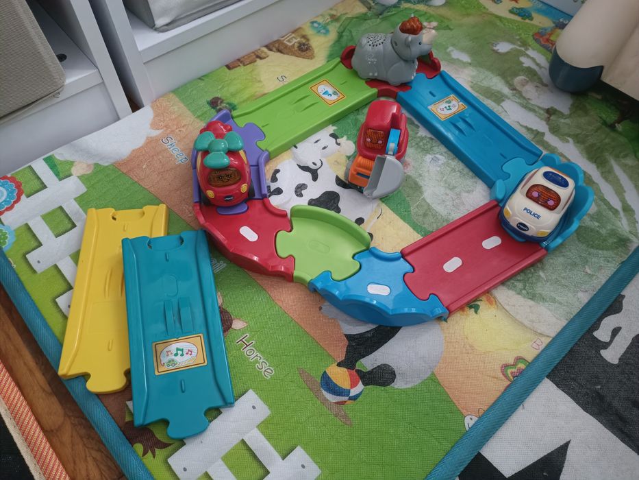 Tor tut tut z autkami zabawka dla chłopca interaktywne