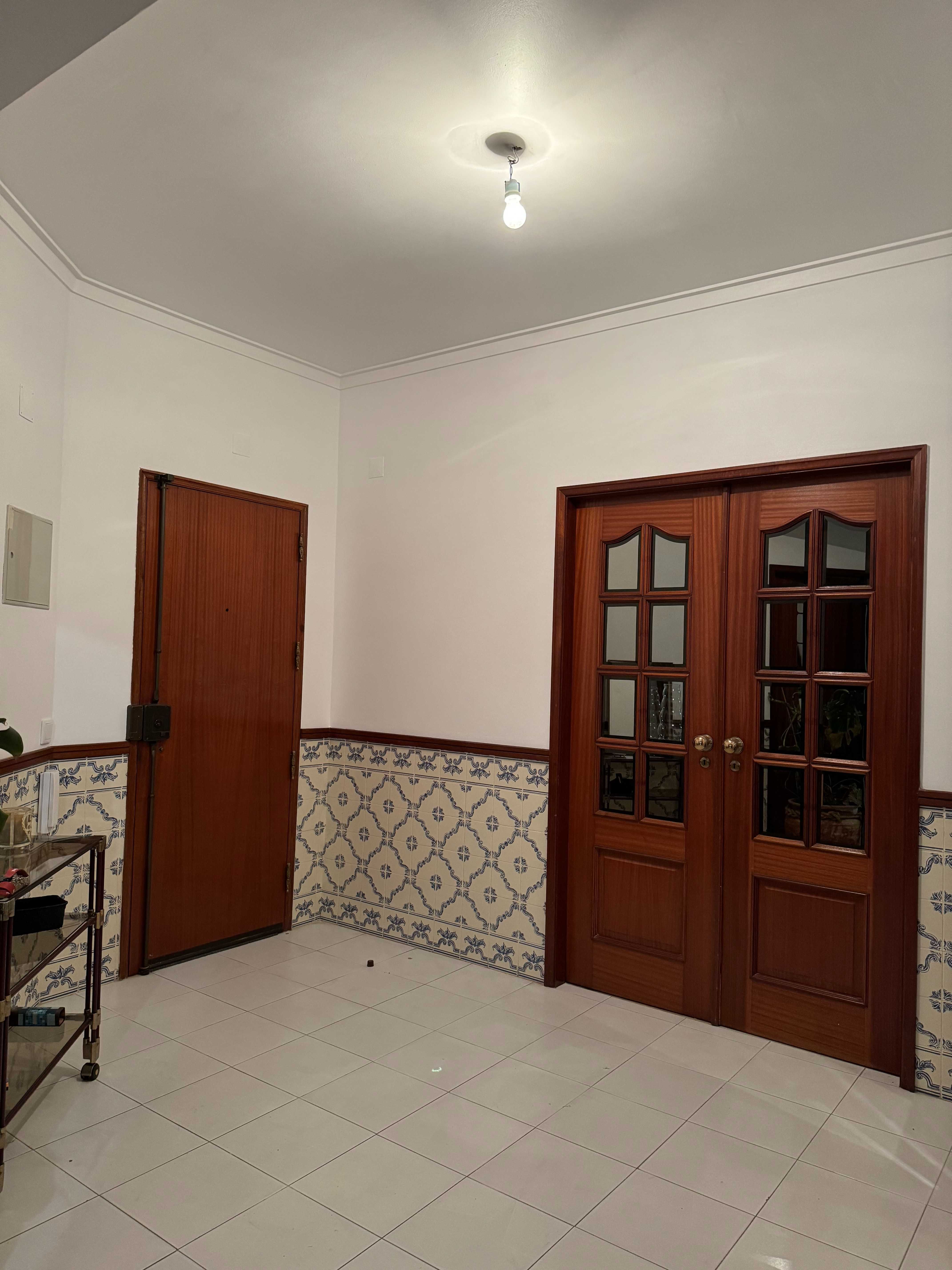 Arrendamento - Quarto de Casal e Solteiro