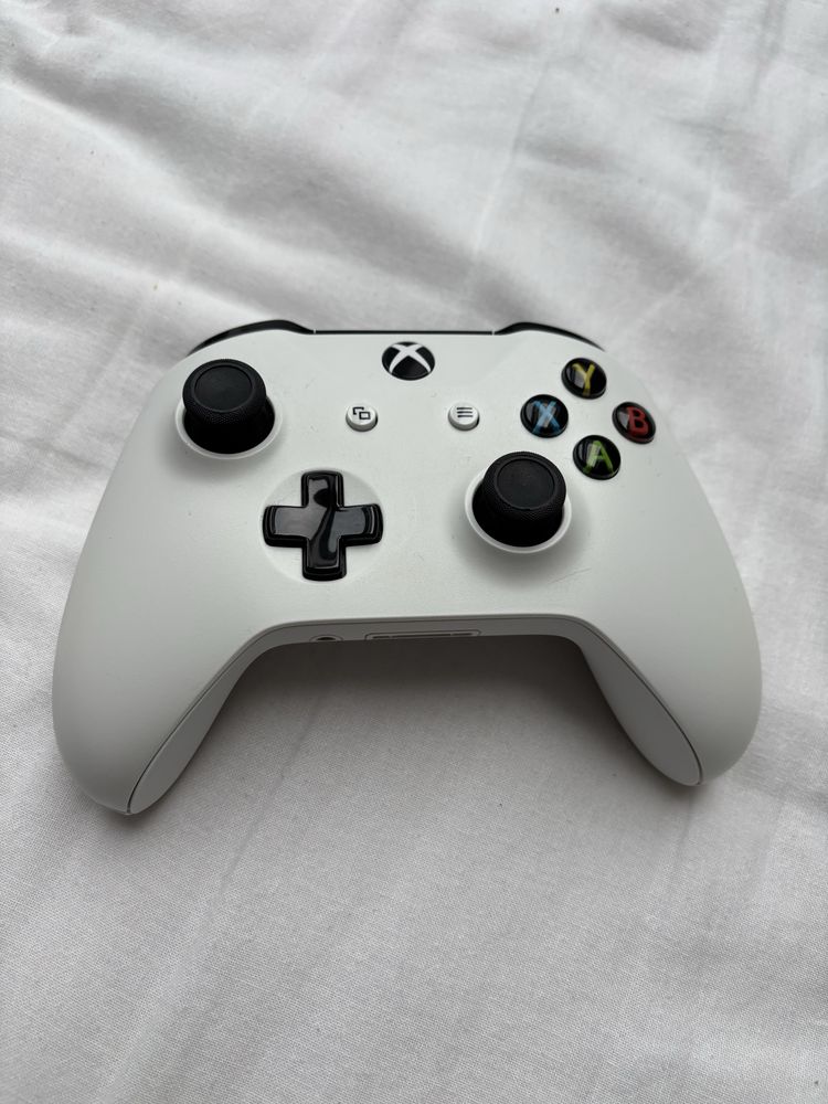 Xbox One S 1tb + pad+gra!