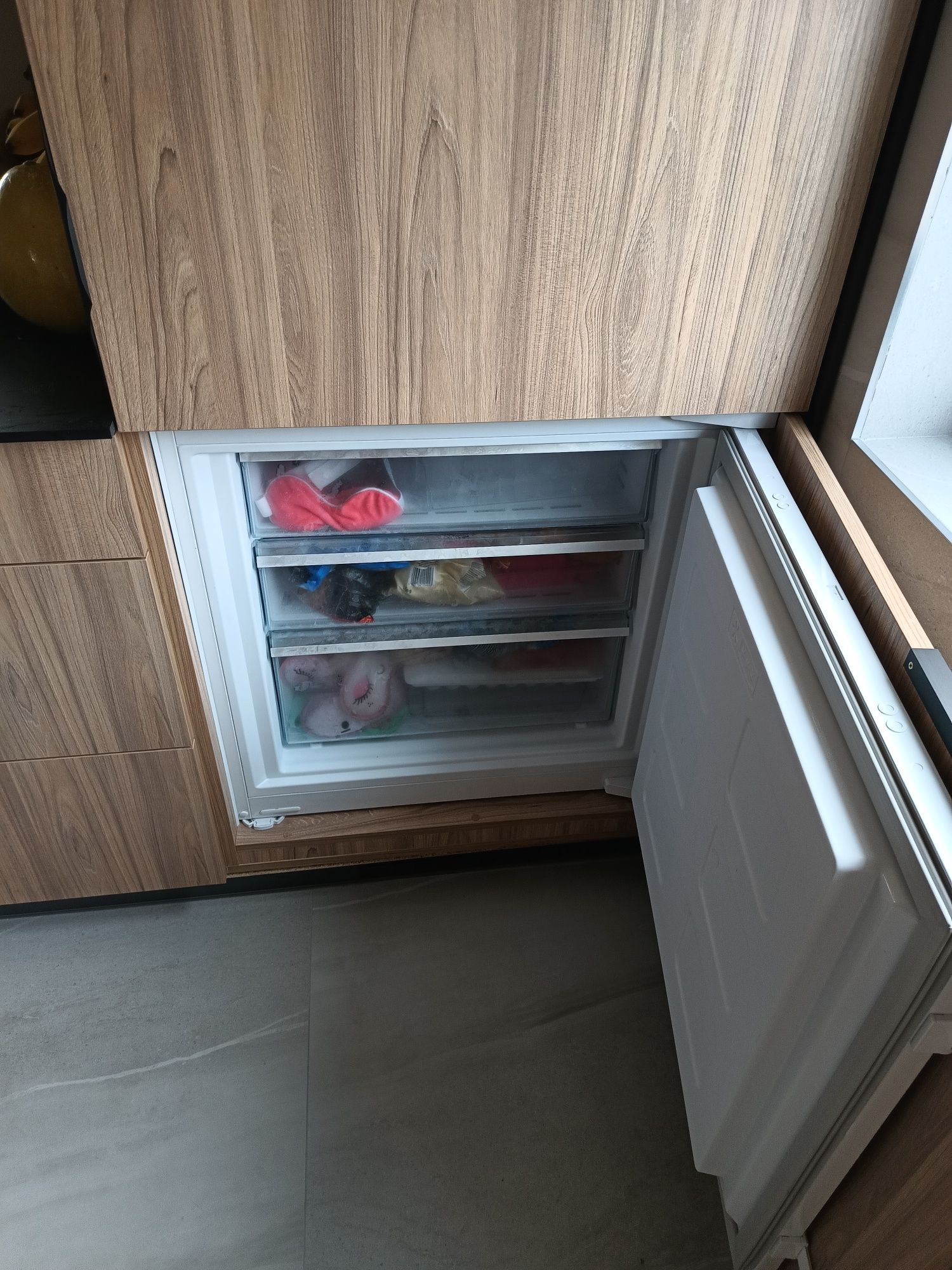 Lodówka Beko 70 cm do zabudowy
