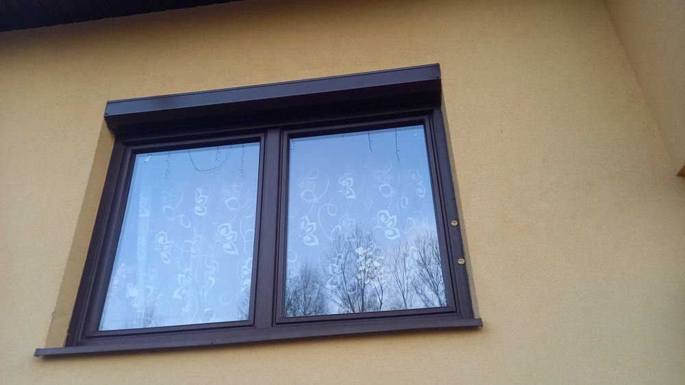 Okna z roletami elektrycznymi