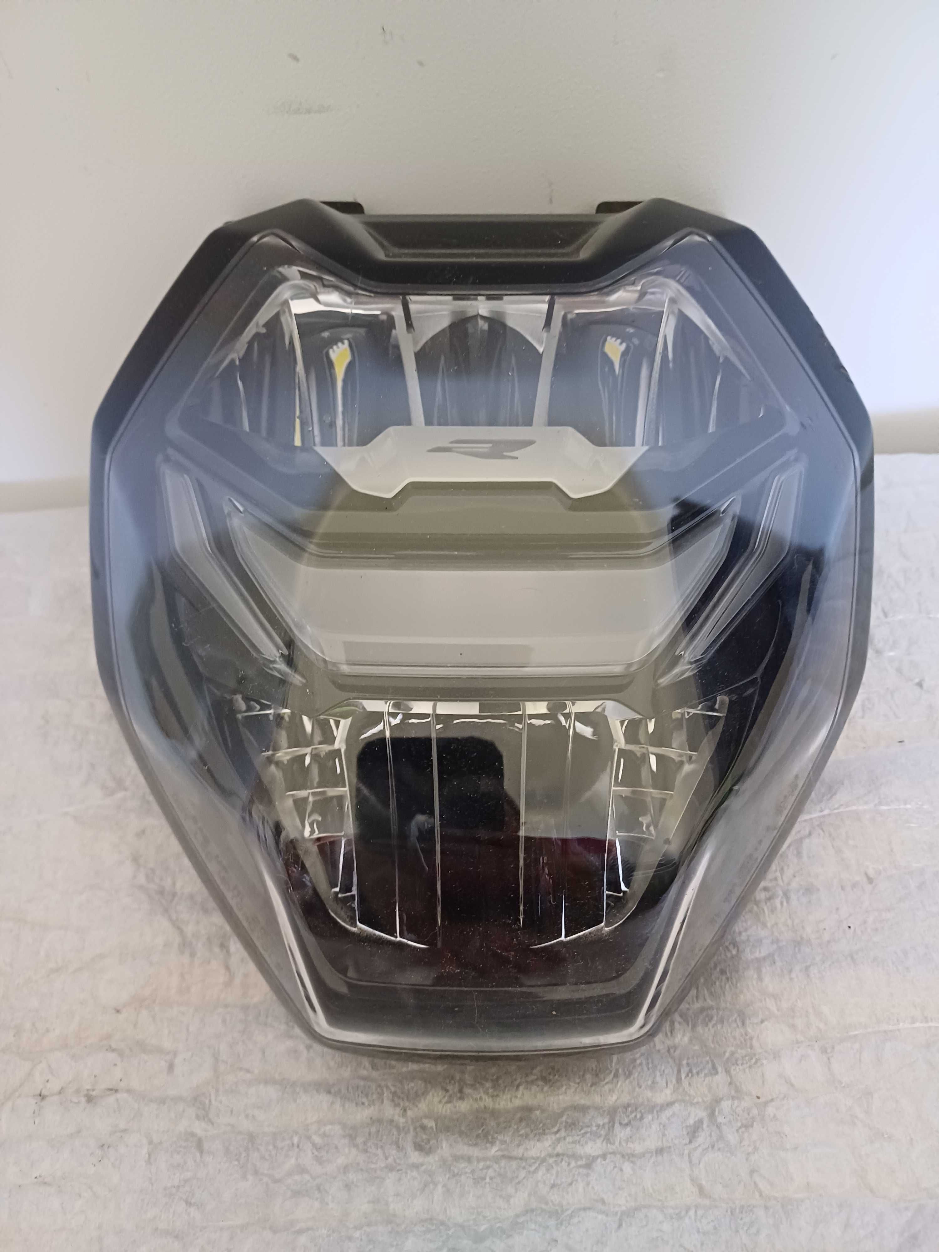 Reflektor BMW s1000r lampa