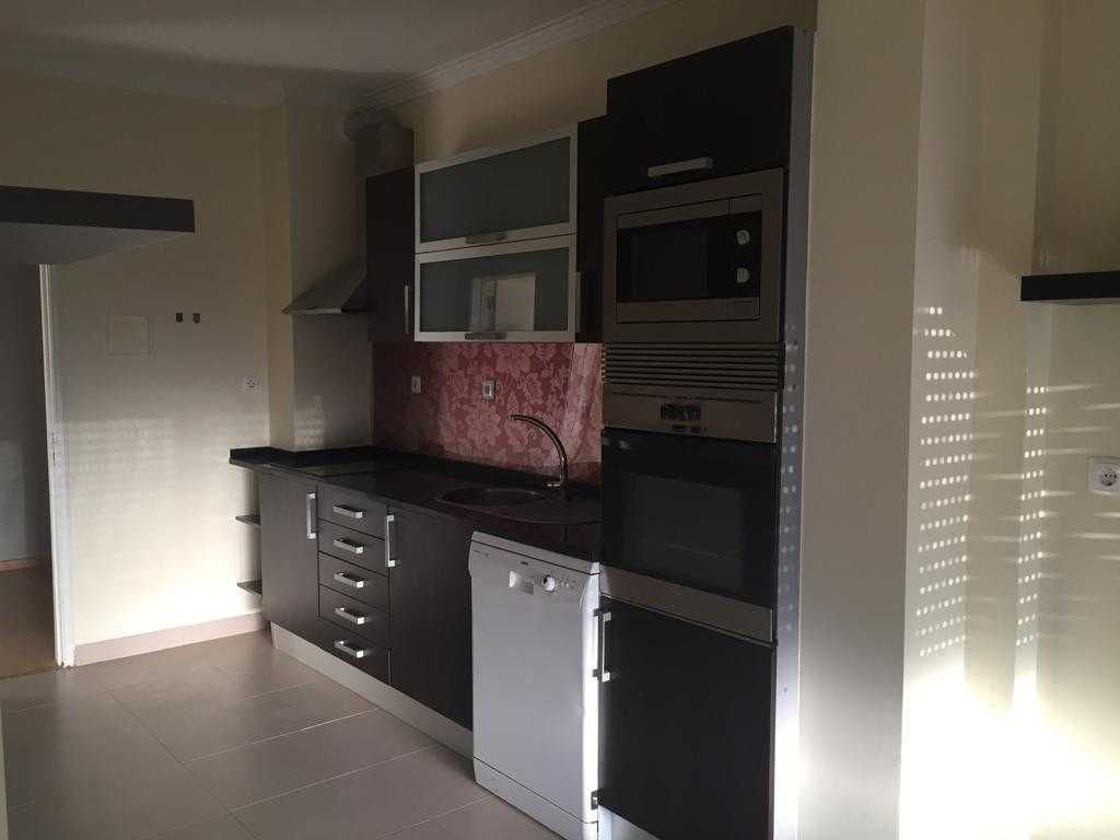 Quarto em Apartamento T2