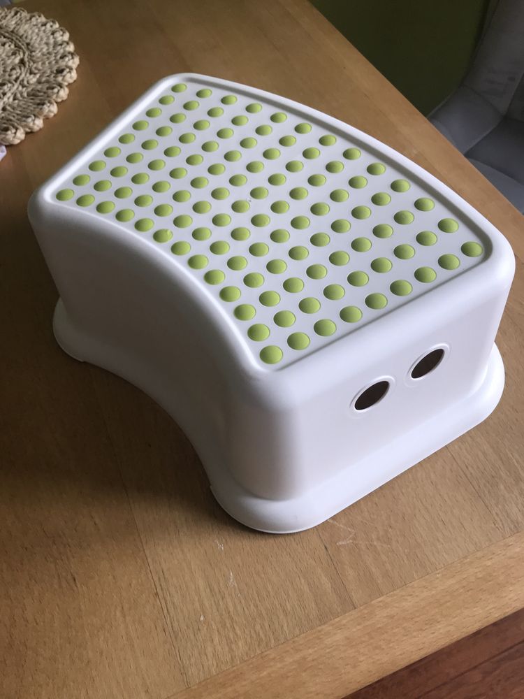 Podnóżek Ikea niski użyty kilka razy