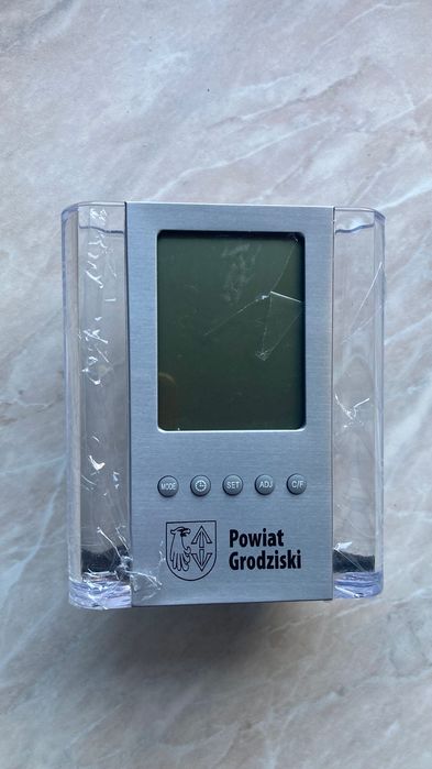 Pojemnik  na  długopisy  z  zegarem - NOWY