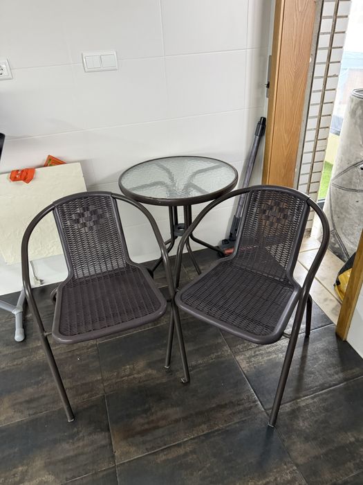 Mesa exterior 60x60x70cm com 2 cadeiras